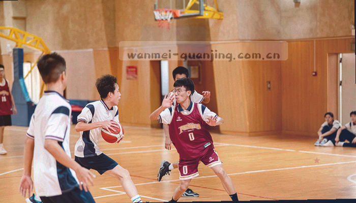 电视端五大联赛专题界面示意，展示实时比分切换